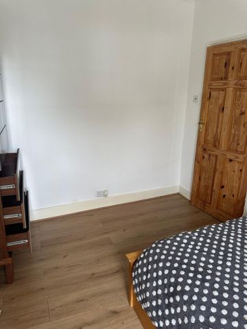 Room in a Shared House, Boswell Road, CR7 - Photo 2