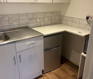 Studio to rent - Photo 3