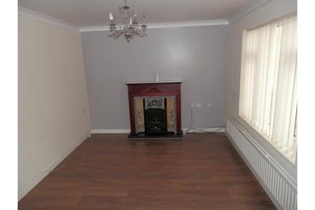 2 bedroom end of terrace house to rent - Photo 2