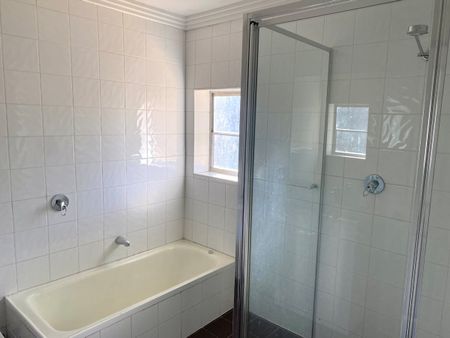 Three Bedroom Home close to Centre of Town - Photo 4