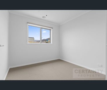 49 Penstone Crescent, Lara, Vic 3212 - Photo 2