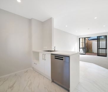 Upmarket Townhouse on Ayton - Photo 6