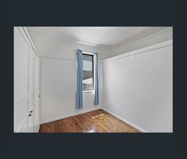 Great family home in a prime location - Photo 3