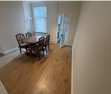 2 bedroom end of terrace house to rent - Photo 4