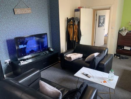 2 bedroom flat to rent - Photo 3