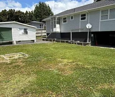 Charming 3BR Henderson Haven - Photo 4