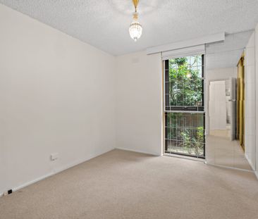 Superbly Located Two Bedroom Apartment With Parking For One Car! - Photo 6