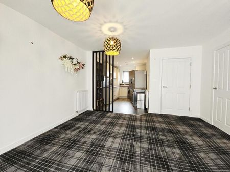 3 bedroom semi-detached house to rent - Photo 4