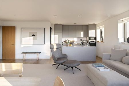 4 bedroom apartment to rent - Photo 2