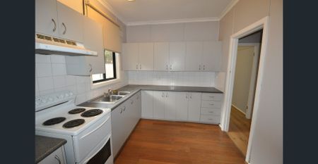 Neat and Tidy 3-Bedroom House in an Ideal Location - Photo 4