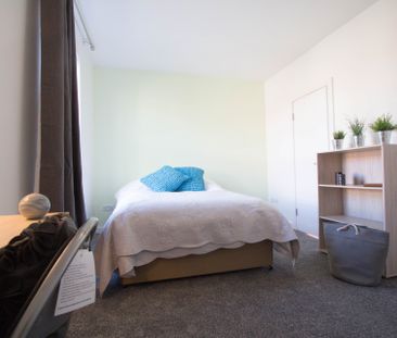 57 BEECHWOOD VIEW Leeds - LS4 2LP - Photo 4