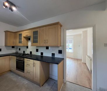 3 bedroom semi-detached house to rent - Photo 4