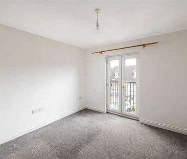 Kingsfield Way, Redhill, RH1 - Photo 3