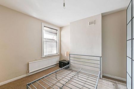 2 bedroom maisonette to rent - Photo 4