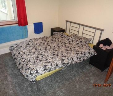 5 Bed - Lewis Street, Treforest - £1,100 per month - Photo 3