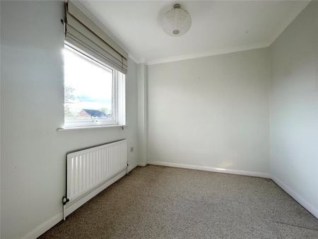4 bedroom detached house to rent - Photo 4