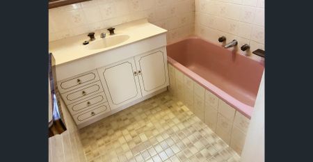 Prime Location House You Don't Want To Miss! - Photo 3