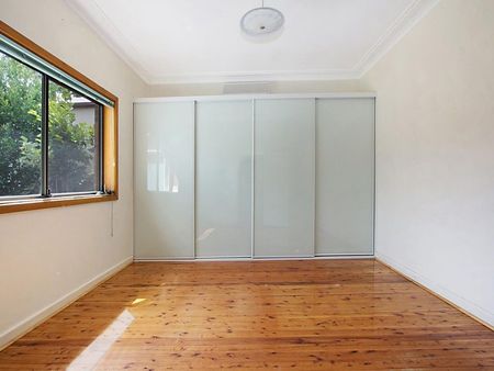 9 Iona Street, Blacktown NSW 2148 - House For Rent | Domain - Photo 2
