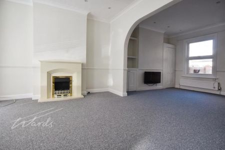 3 bedroom semi-detached house to rent - Photo 3