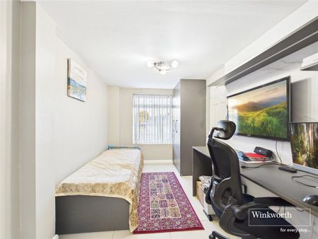3 bedroom semi-detached house to rent - Photo 2