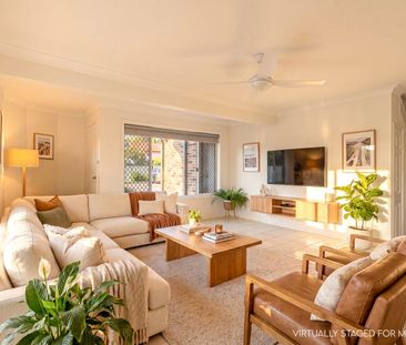 End Townhouse in Prime Elanora Location - Photo 1