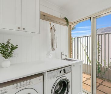 6 Bowerbird Place, Burleigh Waters QLD 4220 - House For Rent | Domain - Photo 3