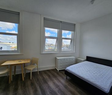 Warspite Road, London, SE18 - Photo 2