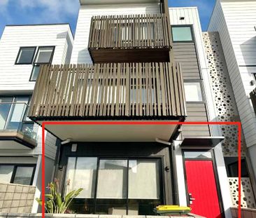 Beautiful 3 Bedroom Townhouse in Hobsonville - Photo 2