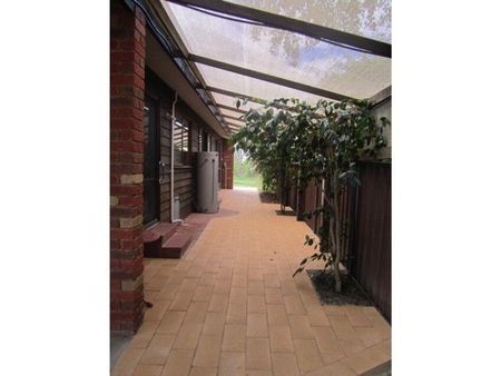 QUIET COURT LOCATION - Photo 2