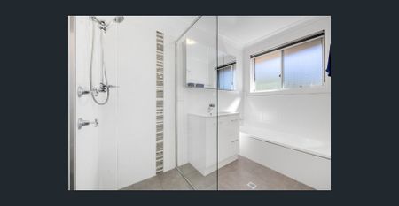 Flynn's Beach Apartment - Photo 3