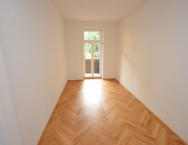 Hochwertig sanierte Altbauwohnung mit Fußbodenheizung und Balkon ! - Foto 1
