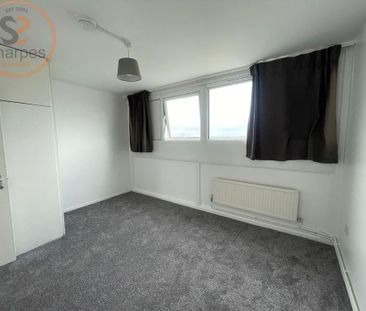 3 bedroom flat to rent - Photo 5