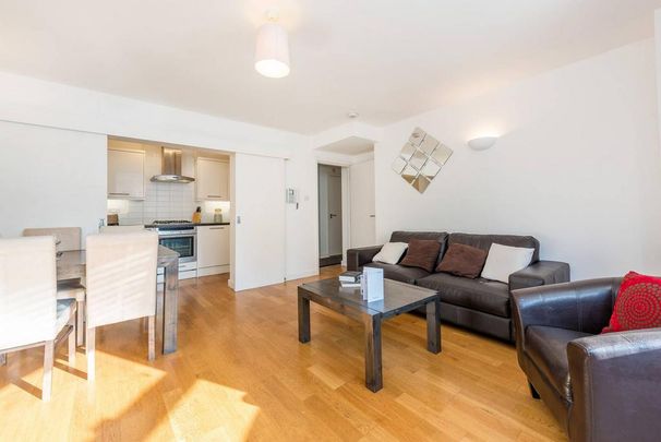 3 bedroom flat to rent - Photo 1