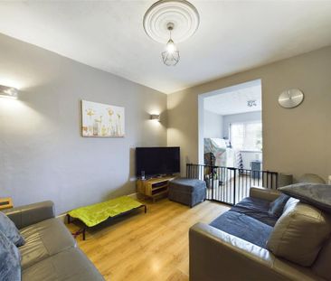 3 bedroom semi-detached house to rent - Photo 4