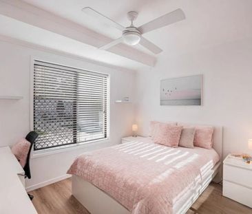 Family Retreat with Pool in the Heart of Southport - Photo 6