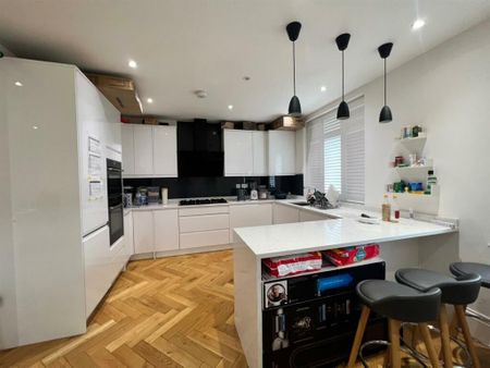 2 Bed Flat, Horn Lane, W3 - Photo 4