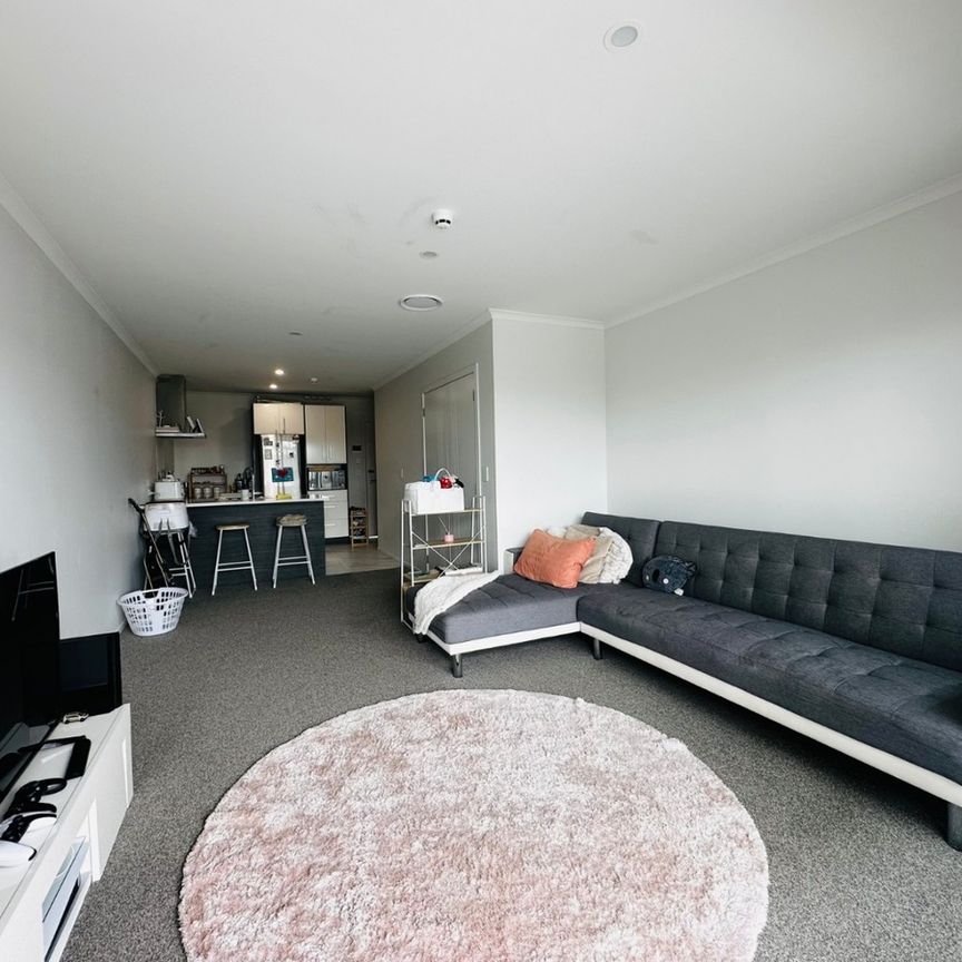 Modern 2-Bedroom Apartment near the CBD - Photo 1