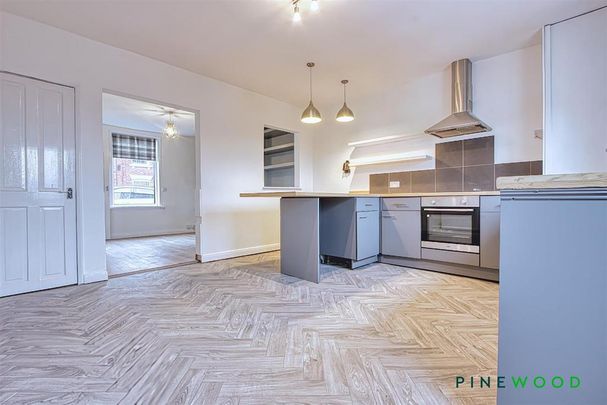 2 bedroom end of terrace house to rent - Photo 1