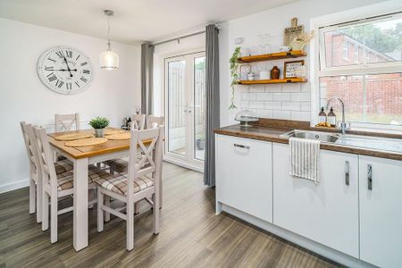 3 bedroom semi-detached house to rent - Photo 2