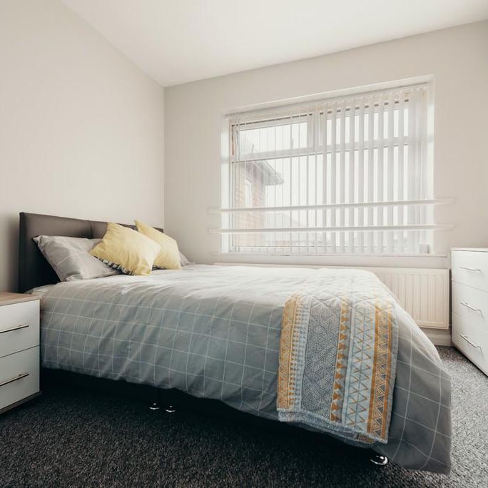 1 bedroom in a flat share to rent - Photo 1