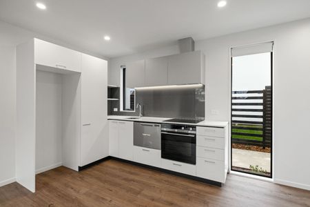 43 New Brighton Road, Shirley - Photo 2