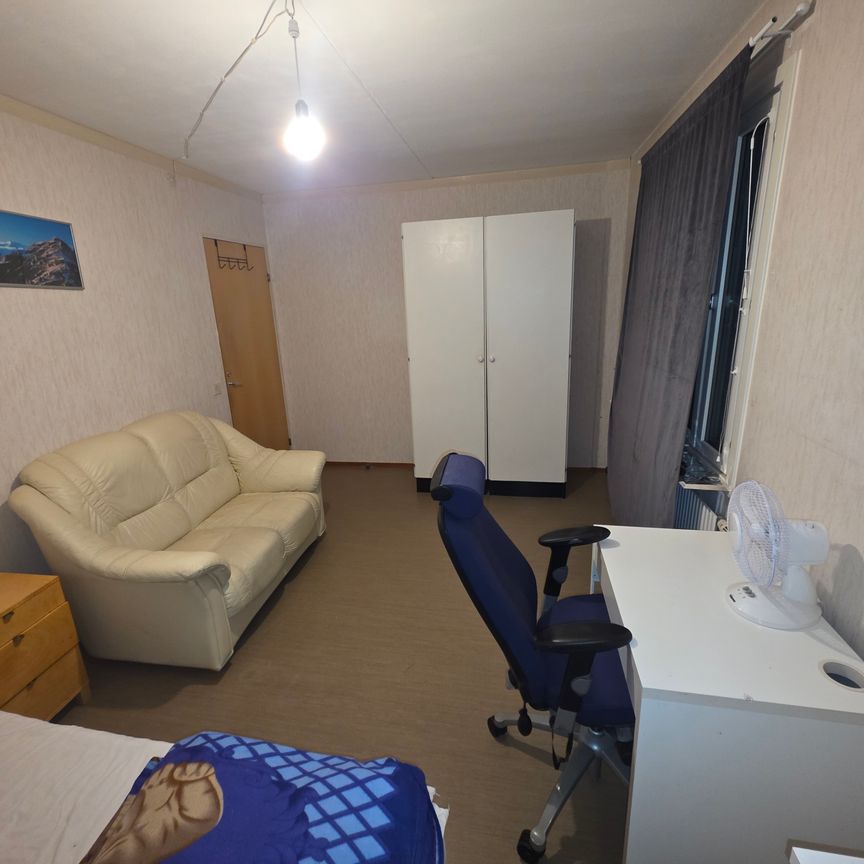 Kaskögatan, Kista - Photo 1