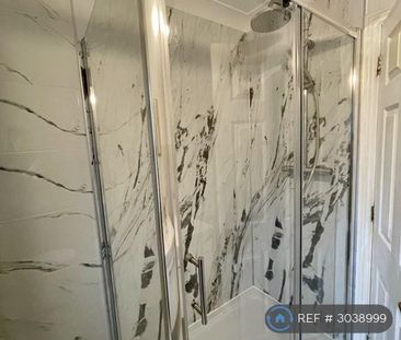4 bedroom detached house to rent - Photo 6