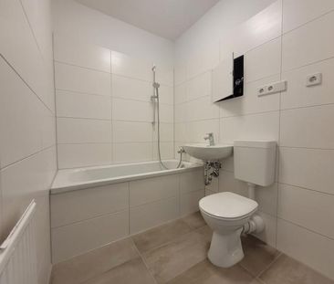Erstbezug nach Sanierung - Top Lage - Süd-Balkon - Photo 1