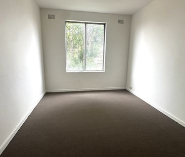 SPACIOUS 3 BEDROOM UNIT WITH BRAND NEW KITCHEN - Photo 1