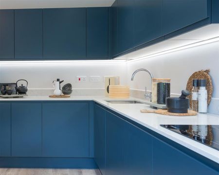 3 bedroom semi-detached house to rent - Photo 5