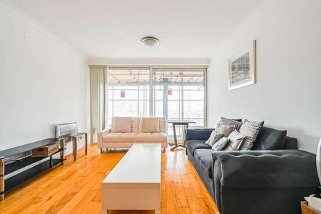 Boardwalk Place, Poplar, E14 - Photo 3