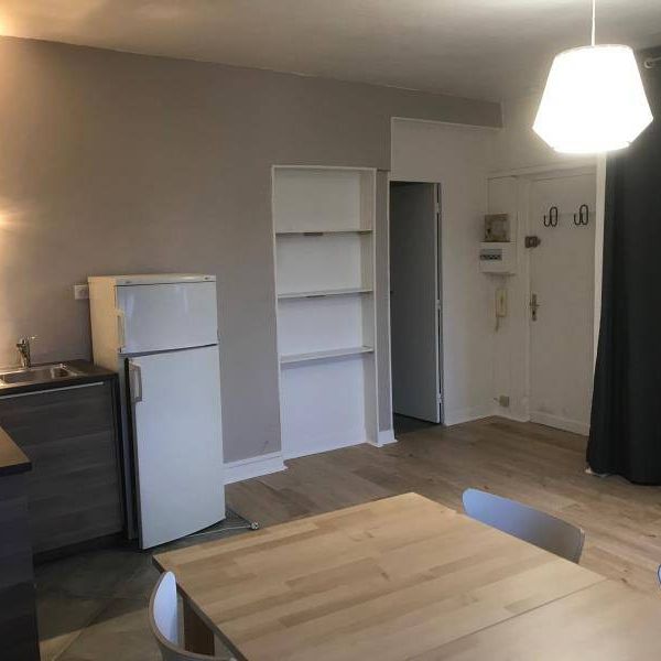 Beau studio meublé en location de 26,64m², situé rue Stanislas Girardin à Rouen, 498,27€ charges comprises - Photo 1