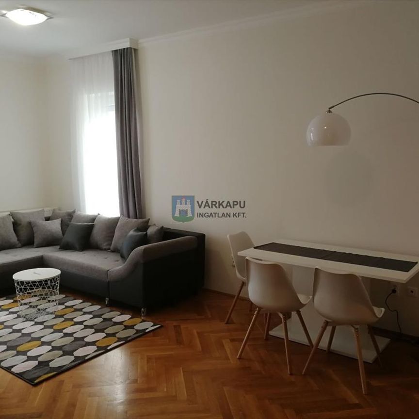 Kiadó újszerű állapotú lakás - Székesfehérvár - Photo 1