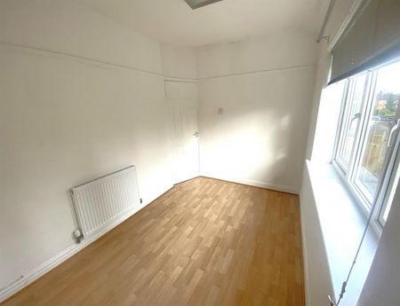 3 Bedroom Semi Detached Available Arranging tenancy - Photo 3